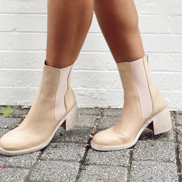 BNIB Free People Essential Chelsea boots - Picture 3 of 5